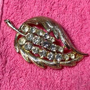 Vintage Crystal Goldtone Pin